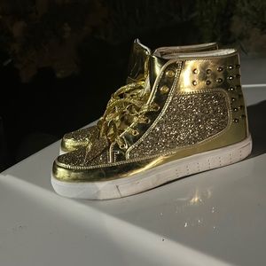 Woman’s size 10 in a half men’s size 8 in a half made in china